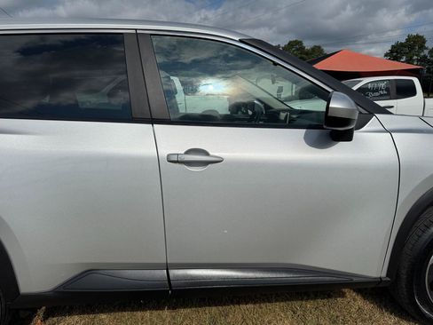 Used 2025 Nissan Rogue SV AWD/4WD image 8