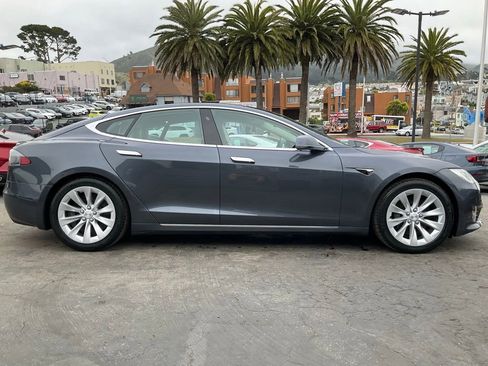 Used 2019 Tesla Model S Standard Range AWD/4WD image 3