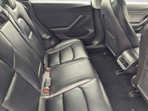 Used 2018 Tesla Model 3 Mid Range image 18