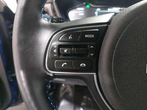 Used 2022 Kia Niro EX Premium image 16