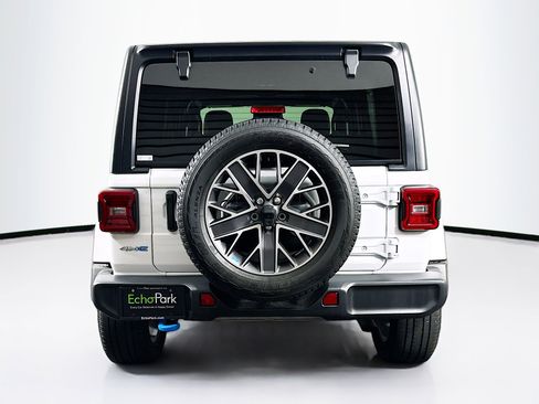 Used 2023 Jeep Wrangler Sahara w/ Cold Weather Group image 7