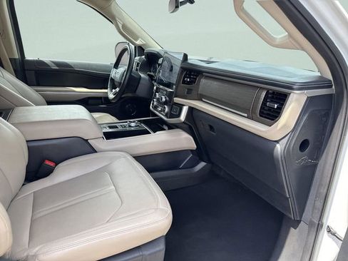 Certified 2024 Ford Expedition Limited RWD image 19