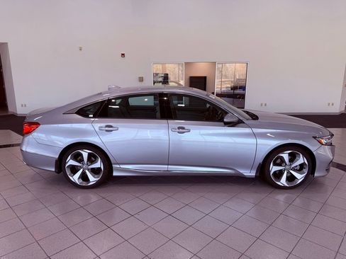 Used 2019 Honda Accord Touring image 15