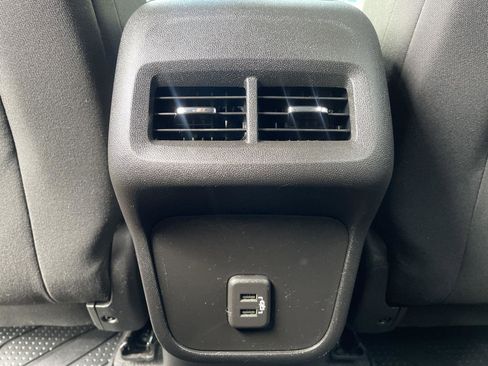 Used 2021 Chevrolet Equinox LT FWD image 37