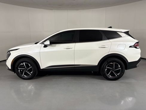 Used 2024 Kia Sportage LX AWD/4WD image 5