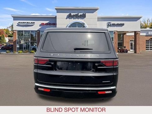 Used 2024 Jeep Wagoneer L Series II w/ Flexible Seating Group AWD/4WD image 6