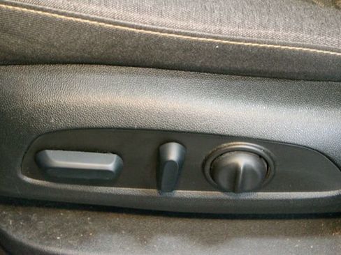 Used 2023 Chevrolet Equinox LT image 21