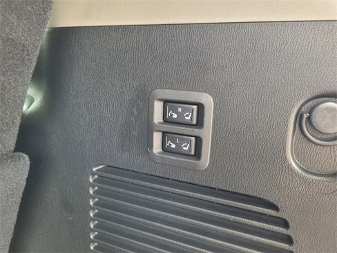 Used 2023 INFINITI QX80 Premium Select w/ Cargo Package image 11