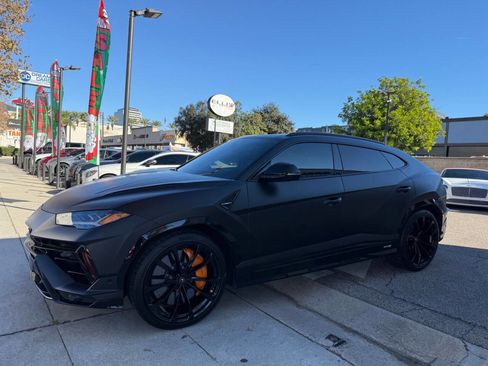 Used 2023 Lamborghini Urus S image 7
