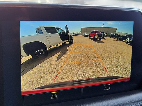 Used 2023 Chevrolet Suburban Z71 image 15