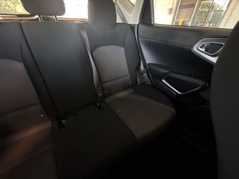 Used 2025 Kia Soul LX w/ LX Technology Package FWD image 35