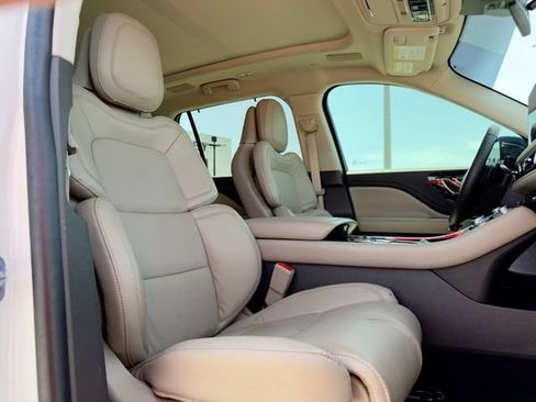 Used 2023 Lincoln Aviator Reserve w/ Equipment Group 201A AWD/4WD image 18