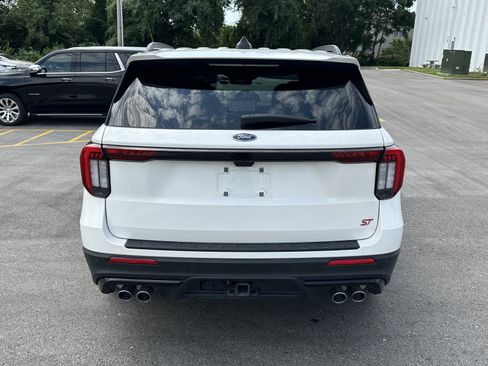 Used 2025 Ford Explorer ST AWD/4WD image 9