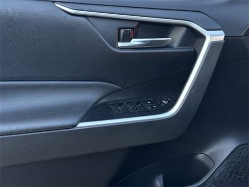 Used 2022 Toyota RAV4 XLE image 25