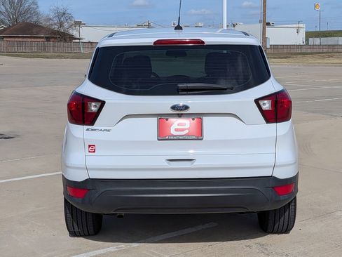 Used 2019 Ford Escape S image 7