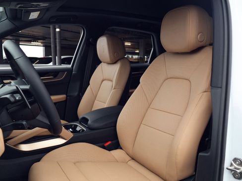 New 2026 Porsche Cayenne AWD/4WD image 5