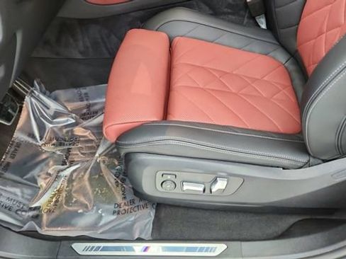 Used 2025 BMW X6 xDrive40i w/ Executive Package image 33