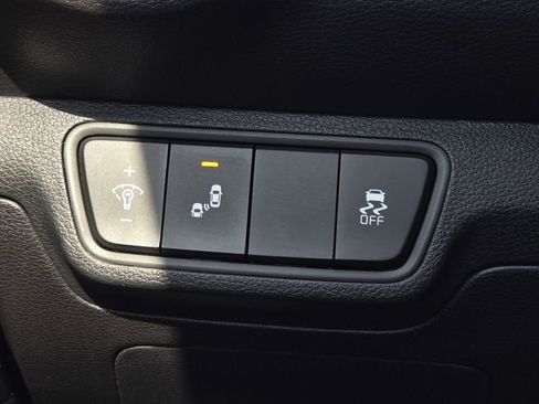 Used 2023 Kia Forte LXS w/ LXS Technology Package image 16