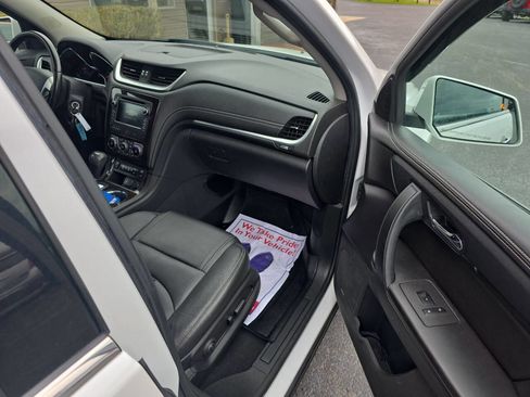 Used 2017 Chevrolet Traverse LT AWD/4WD image 14