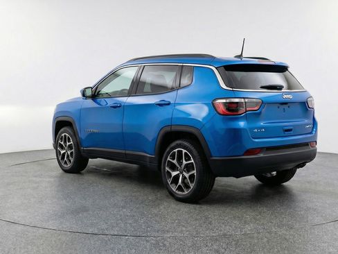 Used 2025 Jeep Compass Limited AWD/4WD image 6
