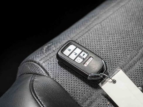 Used 2022 Honda CR-V Touring image 32