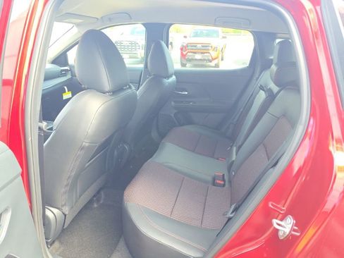 Certified 2025 Nissan Kicks SR image 12