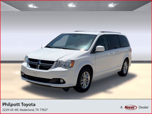 Used 2020 Dodge Grand Caravan SXT FWD image 1