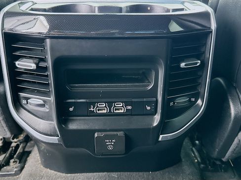 Used 2020 RAM 1500 Laramie AWD/4WD image 16
