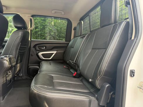 Used 2017 Nissan Titan PRO-4X w/ Pro-4x Convenience Package AWD/4WD image 12