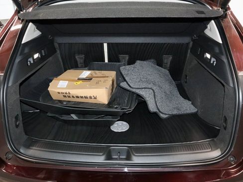 Used 2023 Buick Envision Avenir image 14