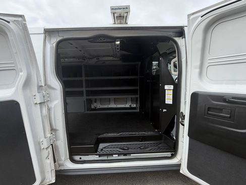 Used 2015 Ford Transit 250 130 Low Roof RWD image 10