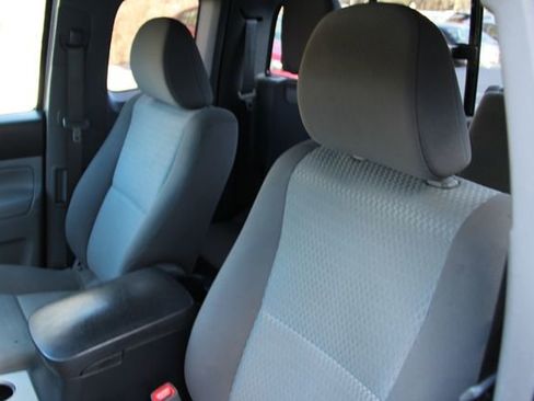 Used 2013 Toyota Tacoma 4x4 Access Cab image 12