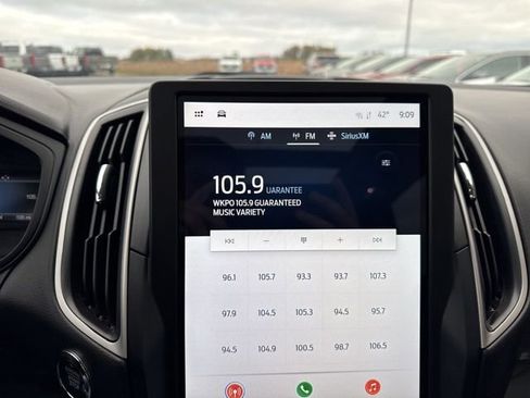 Used 2024 Ford Edge SEL w/ Convenience Package image 15