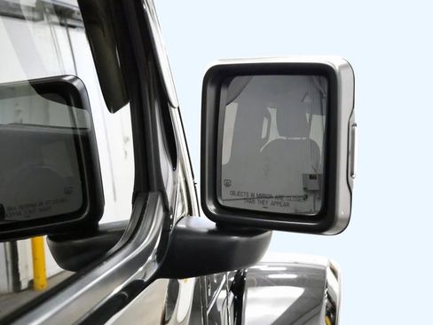 Used 2021 Jeep Wrangler Unlimited Sahara image 41