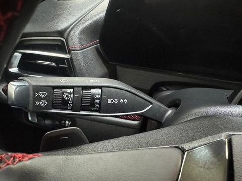 Used 2024 Chevrolet Traverse RS w/ LPO, Floor Liner Package AWD/4WD image 22
