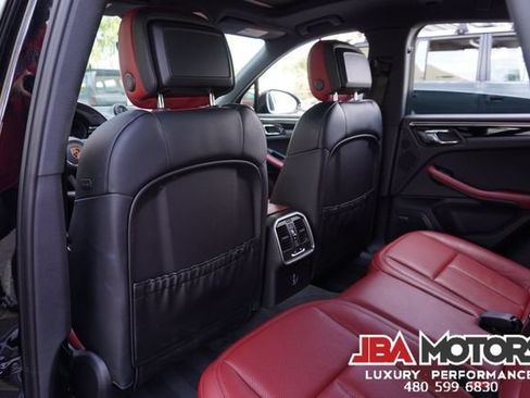 Used 2024 Porsche Macan AWD/4WD image 87