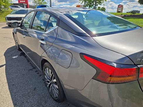 Used 2024 Nissan Altima 2.5 SV FWD image 6