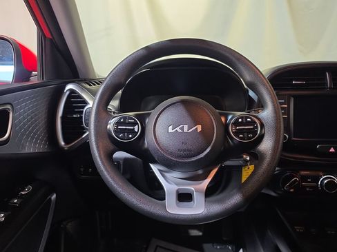 Used 2024 Kia Soul LX w/ Option Group 015 FWD image 11