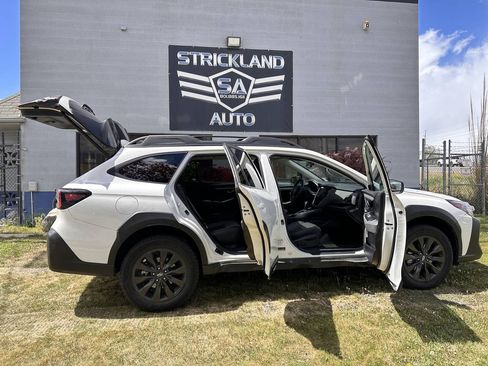 Used 2025 Subaru Outback Onyx Edition XT AWD/4WD image 25