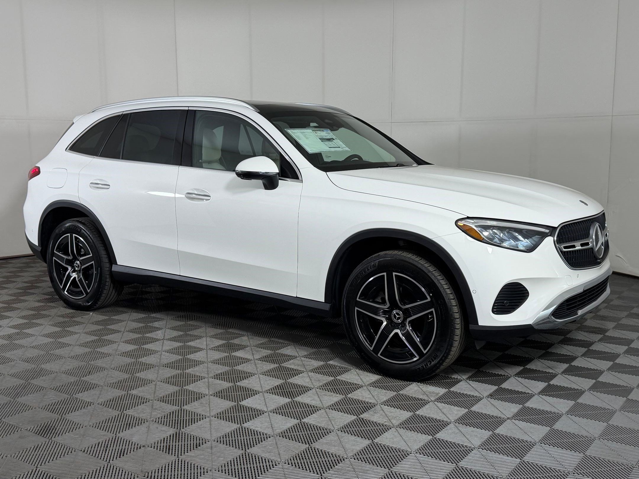 Used 2026 Mercedes-Benz GLC 300 4MATIC image 7