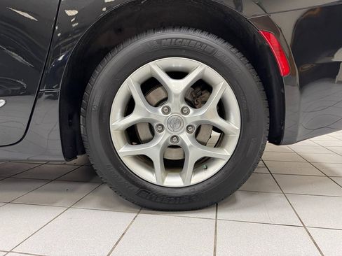 Used 2017 Chrysler Pacifica Touring-L w/ Tire & Wheel Group image 59