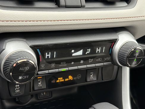 New 2025 Toyota RAV4 XLE w/ Convenience Package image 18