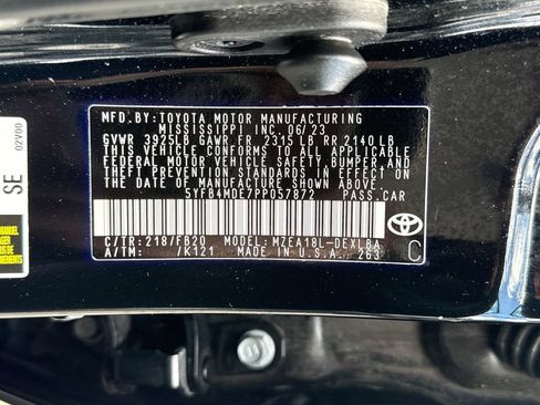 Used 2023 Toyota Corolla LE FWD image 30