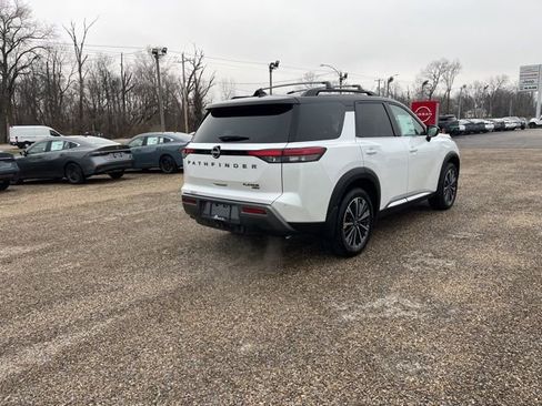 New 2026 Nissan Pathfinder Platinum image 3
