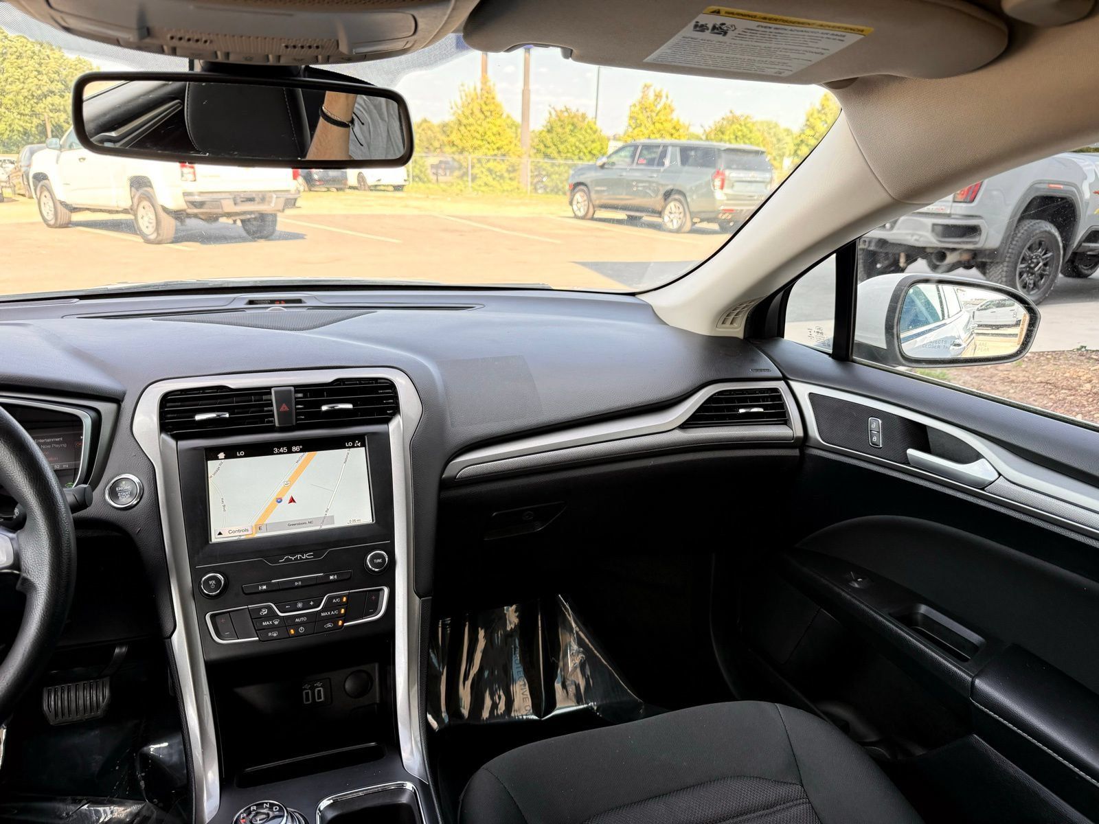 Used 2019 Ford Fusion SE FWD image 22