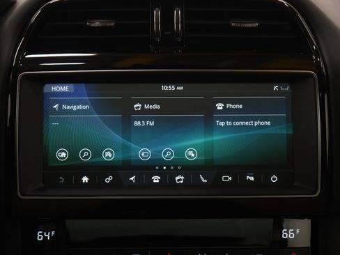 Used 2020 Jaguar F-PACE Premium image 16