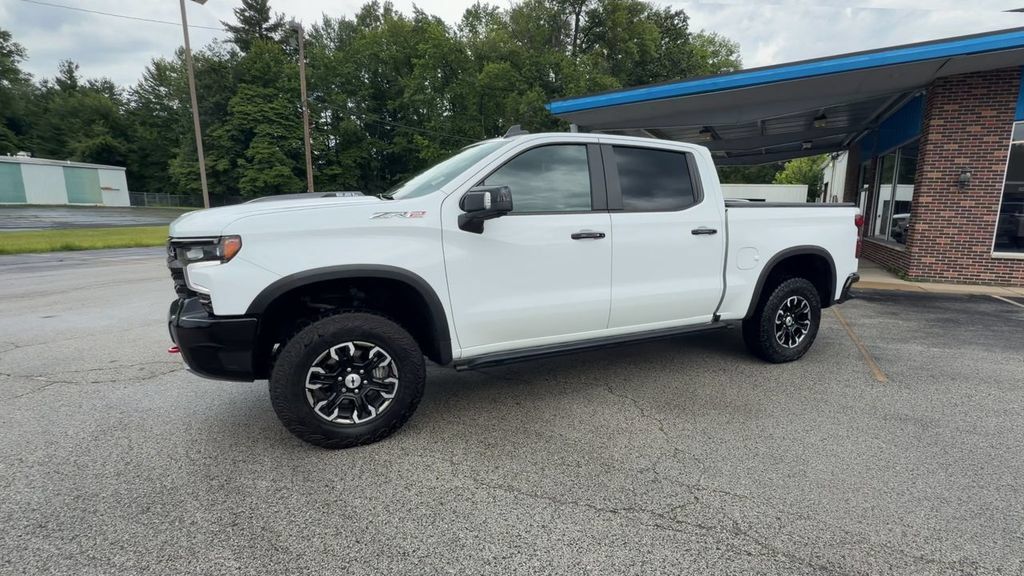Used 2022 Chevrolet Silverado 1500 ZR2 w/ Technology Package AWD/4WD image 4