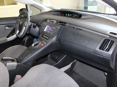 Used 2015 Toyota Prius Two FWD image 26
