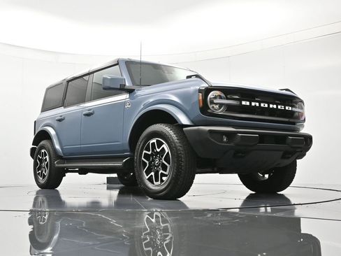 Used 2025 Ford Bronco Outer Banks image 39