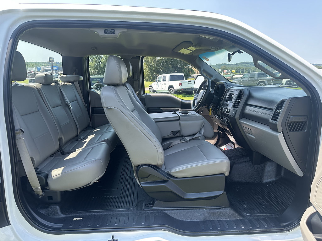 Used 2018 Ford F250 XL w/ Power Equipment Group AWD/4WD image 13